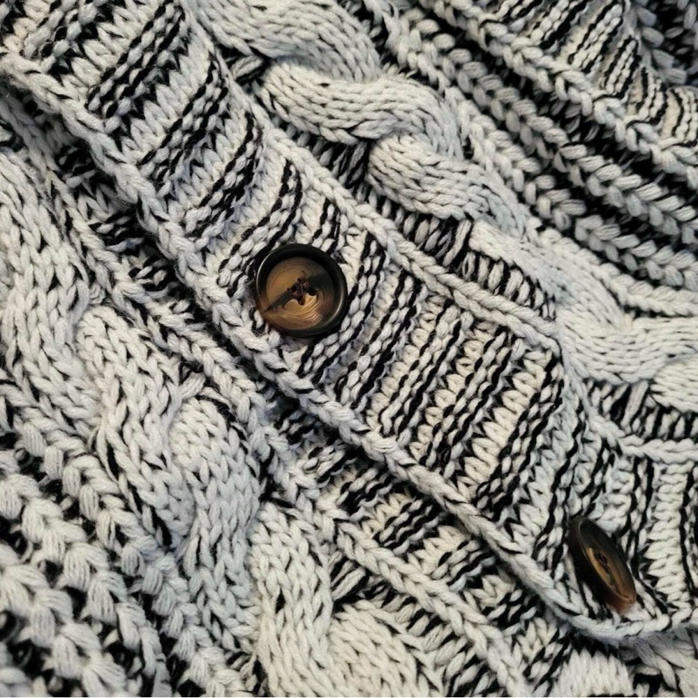 Oversized Grey Cable Knit Cardigan Long Sleeves Hip Length Buttoned - Picture 16 of 16